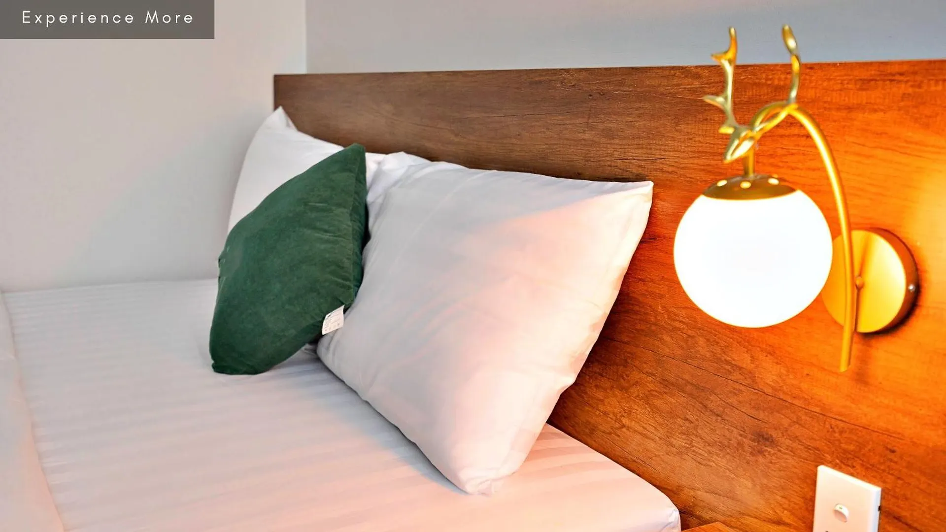 Hanz 137 Vivianne Hotel De Tham Ho Chi Minh City